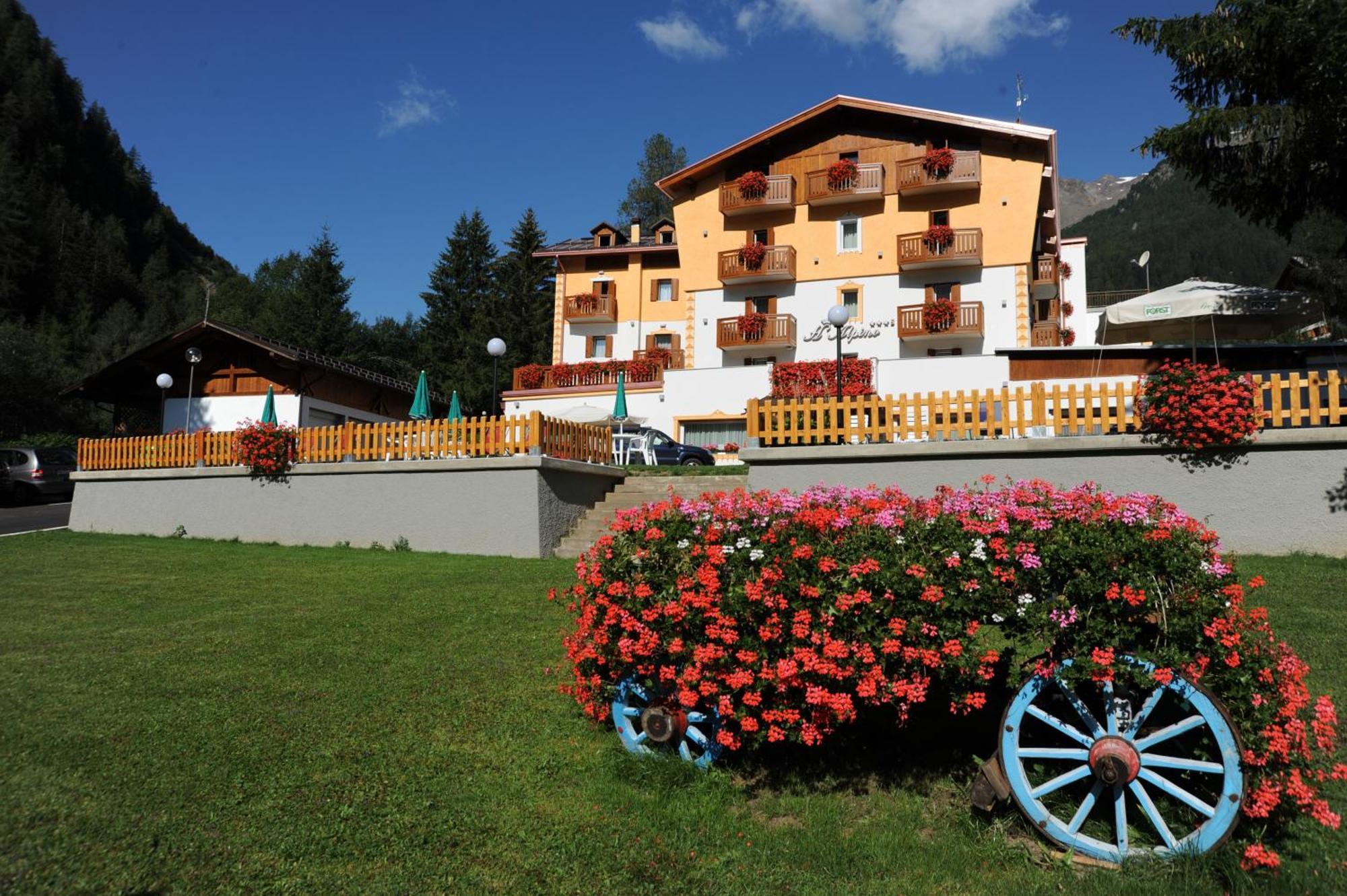 Hotel Alpino Wellness & Spa Peio Fonti Εξωτερικό φωτογραφία